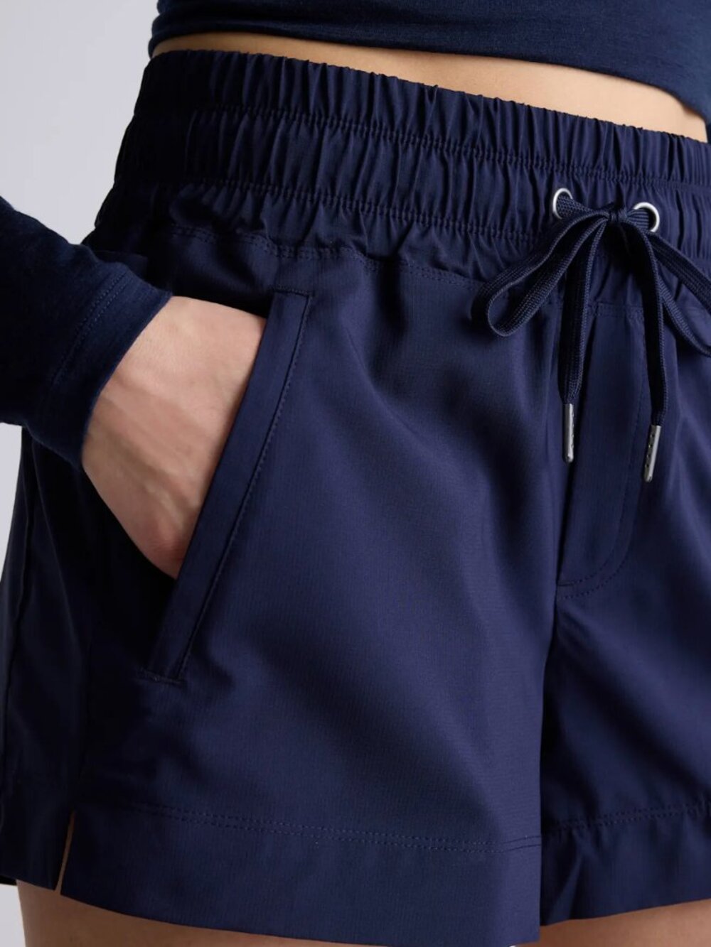 NWT QUINCE Micro Ripstop Mid-Rise Hike Shorts Navy Blue Large - Picture 2 of 4